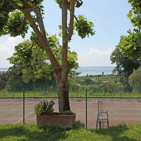 Ξενοδοχείο με διαμερίσματα Vignol 2 2*